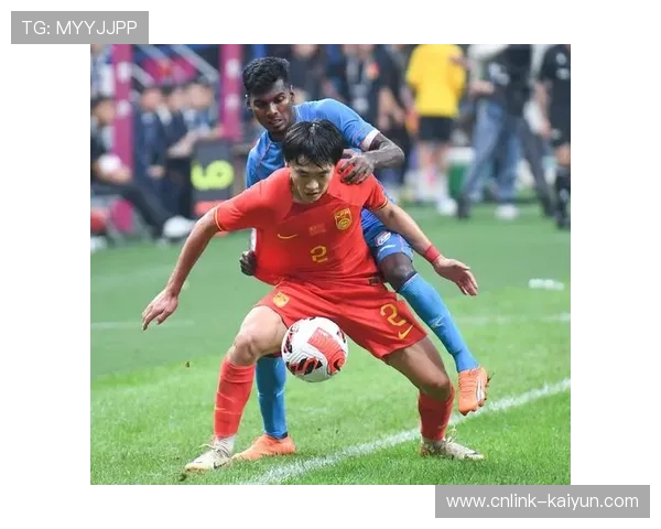 U23亚洲杯决赛训练，中日球员场地适应